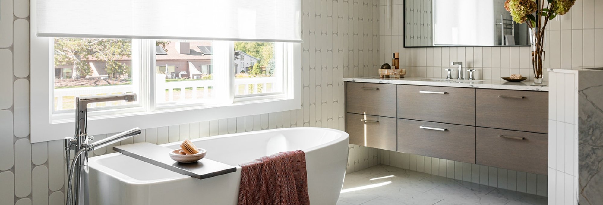 Luxury Bathroom Tile Walls and Marble Floors